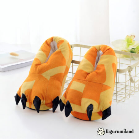 chaussons kigurumi tachete jaune et orange trois quarts